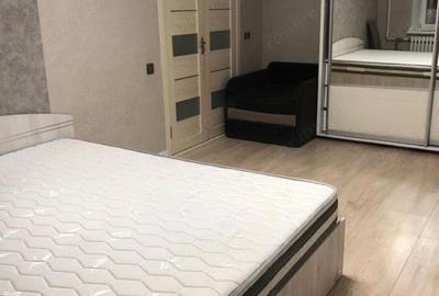 Garsonieră în Titan - 2