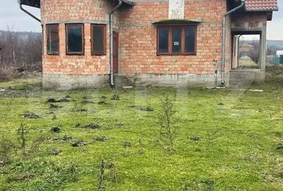 Casă cu Teren 2900 Mp în Central - 5