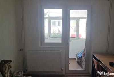 Apartament cu 3 camere semidecomandat în Casa de Cultură - 2