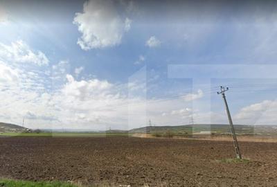 Teren de 5800 mp, în Central