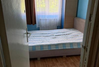 Apartament cu 3 camere semidecomandat în Ostroveni - 2