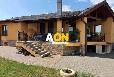 Casa parter+demisol, 1200 mp teren, pretabila pt 2 familii, Sard