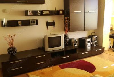 Inchiriez apartament zona Sud Focsani - 1