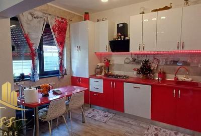Casă cu 4 camere cu Teren 333 Mp în Central - 9