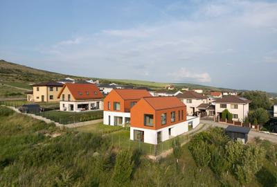 Casă cu 4 camere în Central