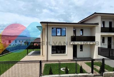 Duplex cu 4 camere cu Canalizare în Chinteni - 1