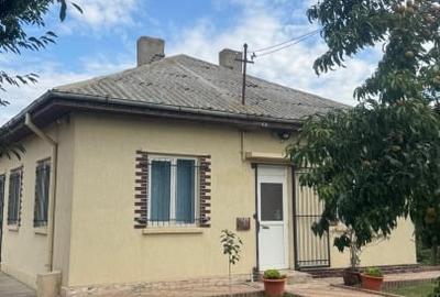 Ansamblu 2 Case Solide (Fundație Beton 2 m + Zidărie Cărămidă), 1.849 mp Teren, - 2