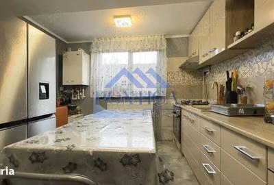 Casă cu 4 camere cu Canalizare în Valu lui Traian - 9