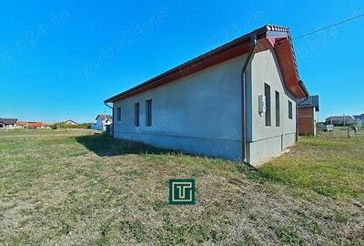 Casă cu 4 camere cu Canalizare în Fântânele - 11