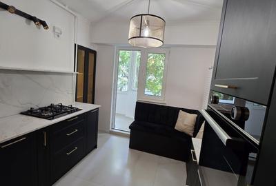 Apartament cu 3 camere decomandat, mobilat în Decebal