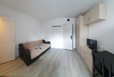 Piata Trapezului/metrou 1 Decembrie 1918 - 1