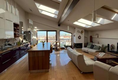 Apartament cu 3 camere în Central - 1