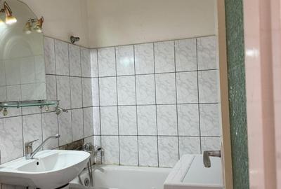 Garsonieră decomandată în Între Lacuri - 6