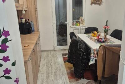 Apartament cu 2 camere decomandat, mobilat în Poarta 6 - 3