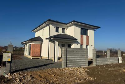 Casă cu 4 camere în Central - 6