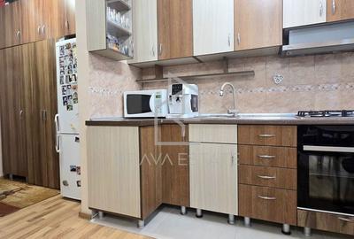 Apartament 3 camere , 43mp , 2 balcoane, zona Eroilor Floresti - 2