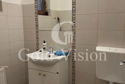 Casă cu 3 camere cu Teren 80 Mp în Central - 1