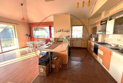 Penthouse cu 4 camere semidecomandat, mobilat în Andrei Mureșanu - 5