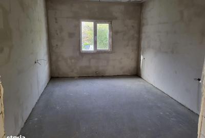 Casă cu 3 camere cu Teren 230 Mp în Lumina