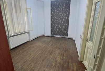 Vanzare 4 camere in vila Dacia - 6
