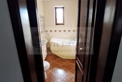 Casa/Vila de Inchiriat COPOU - 3000 euro - 24
