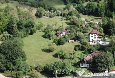 Casă cu 7 camere cu Teren 1600 Mp în Moieciu - 6