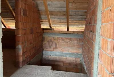 Casă cu 5 camere cu Teren 1900 Mp în Bulgăruș - 2