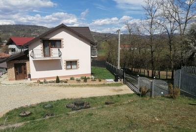 Casă cu 4 camere în Mihăești - 4