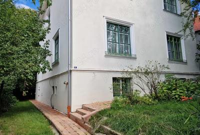 Apartament ultracentral cu garaj, str. Bisericii Ortodoxe