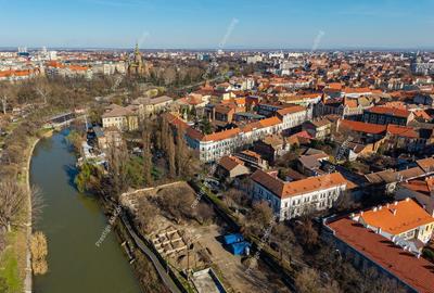 Spațiu comercial, de 1,300 mp, în Central - 2