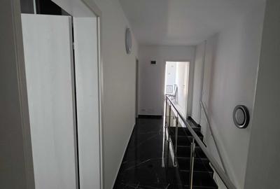 Casă cu 4 camere în Central - 2