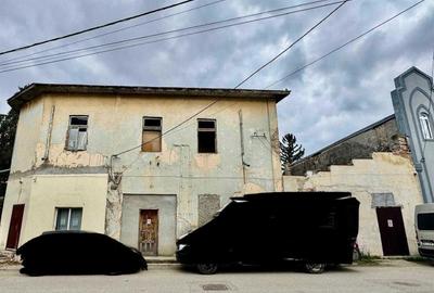 Spațiu comercial, de 400 mp, în Central - 3