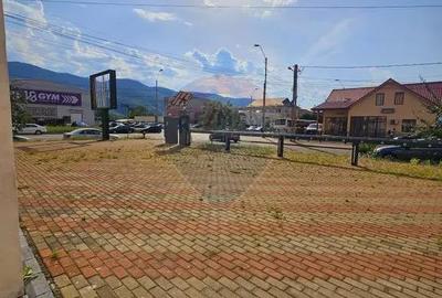 Spațiu comercial, de 40 mp, în 1 Mai - 4