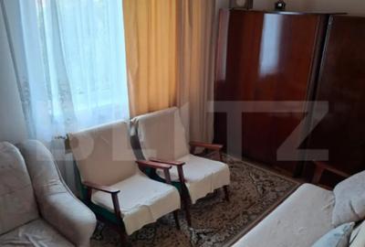 Apartament cu 3 camere semidecomandat în Central