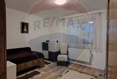 Casă cu 8 camere cu Teren 800 Mp în Central - 7