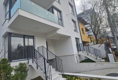 Apartament cu 2 camere semidecomandat, mobilat în Timișoara