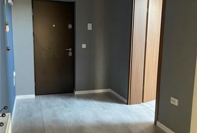 Apartament cu 3 camere semidecomandat în Central - 1