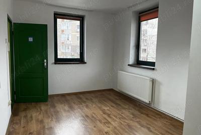 Spațiu comercial, de 17 mp, în Central - 3