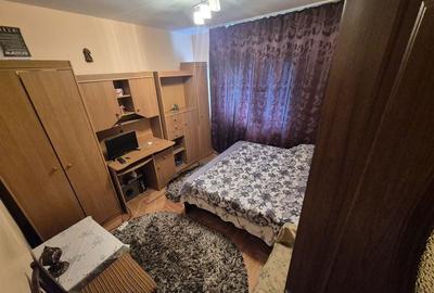 Apartament 2 camere de vânzare Târgu Jiu, strada 23 August - 2