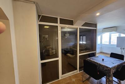 Apartament cu 3 camere decomandat în Exterior Vest