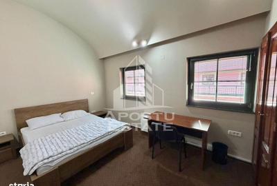 Apartament cu 4 camere în Central - 1