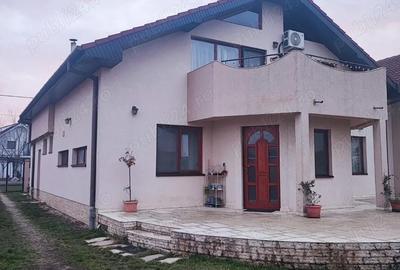 Casă cu 6 camere în Nufărul - 8