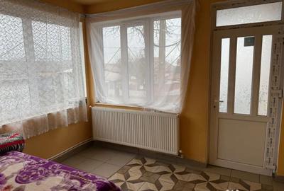 Casă cu 4 camere cu Teren 120 Mp în Brestei