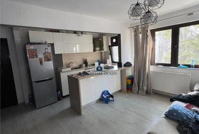 Apartament cu 4 camere semidecomandat în Berceni - 1