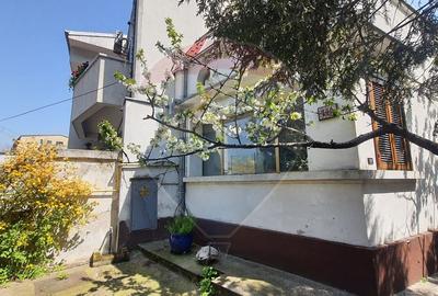 Casă cu 5 camere cu Teren 200 Mp în Grivița - 37