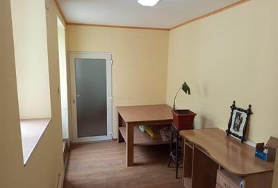 Casă individuală cu 7 camere cu Teren 243 Mp în Vest - 26