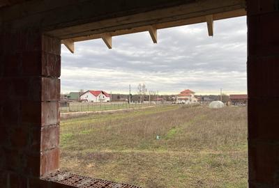 Casă cu teren generos, în complexul Poiana Florilor - 6