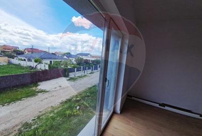 Casa / Vila - 132,5 mp  , teren - 264 mp  / zona Carcea - 21