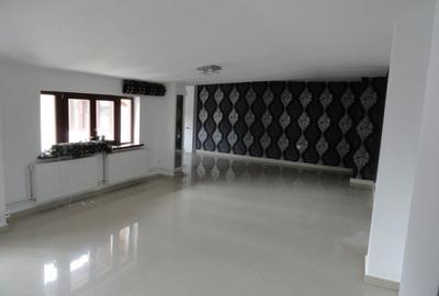 Casă individuală cu 14 camere cu Canalizare în Unirii - 2