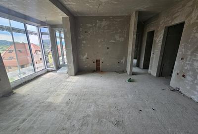 Apartament 3 camere, doua bai, orientare Sud , Baciu Regal - 2